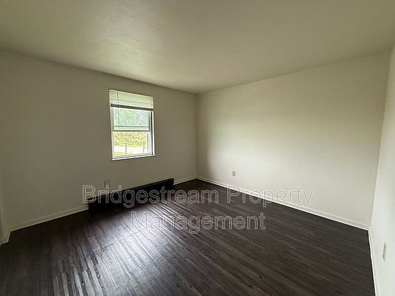 5th image of 1299-4 Sanlor Ave