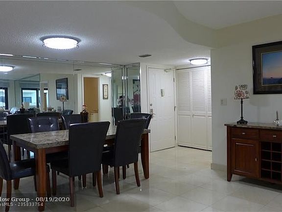 3rd image of 330 SE 20th Ave APT 508