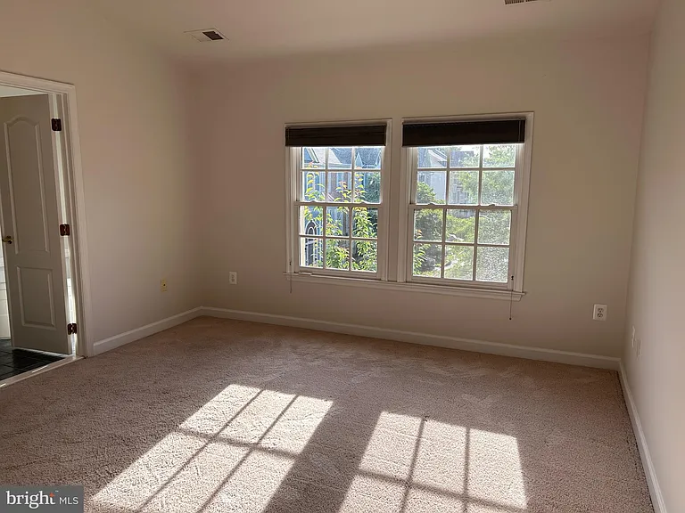 111 Maximillian Ct SW — Photo 12