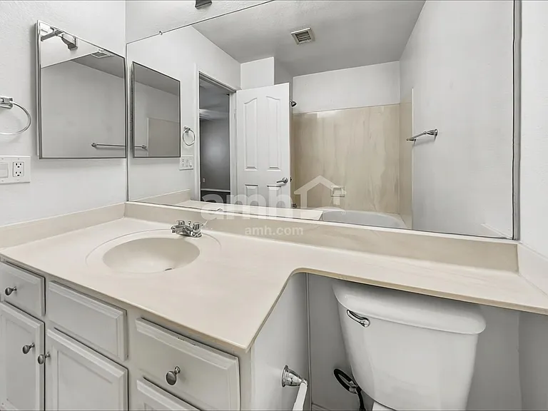 907 N Albert Dr — Photo 16