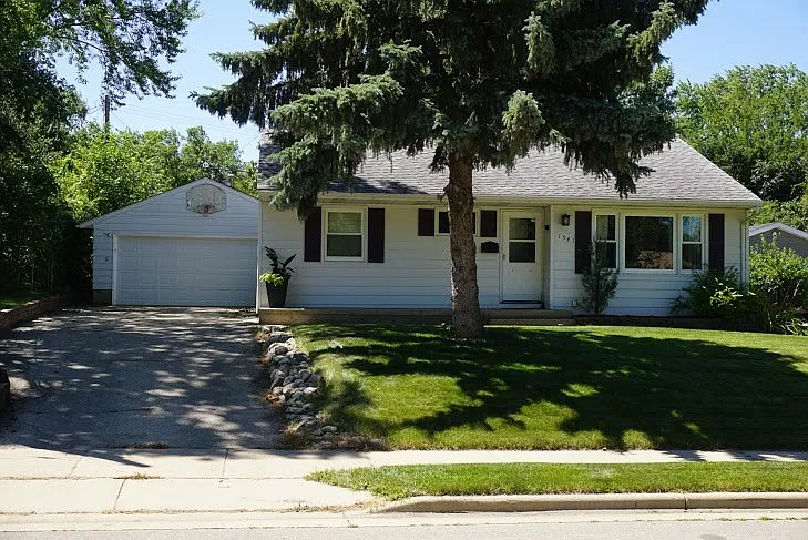 1541 Delaware Blvd photo 1