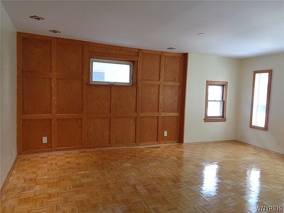 5th image of 31 Riverside Ave