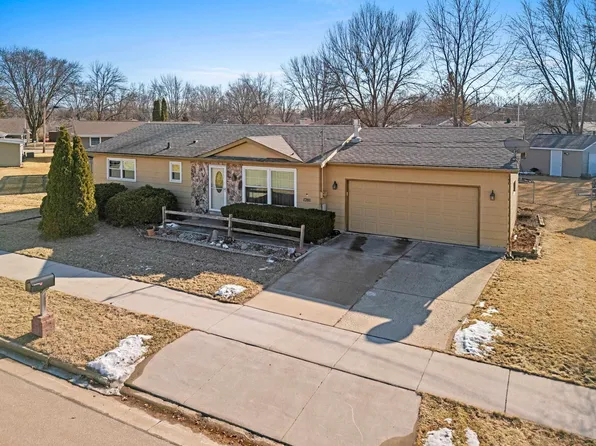 1201 Grove St, Menasha, WI 54952