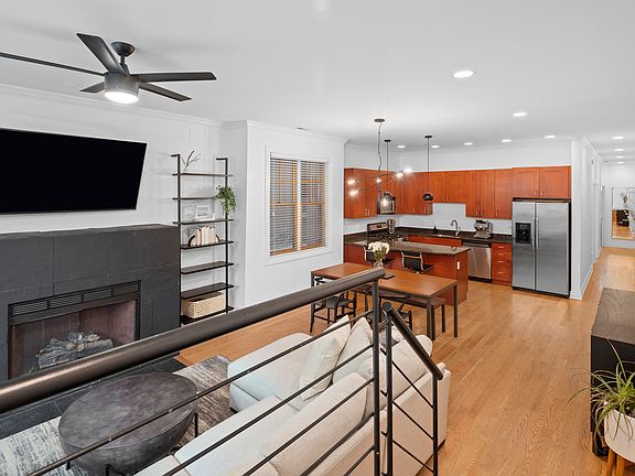 4th image of 1441 N Wicker Park Ave Unit 1N