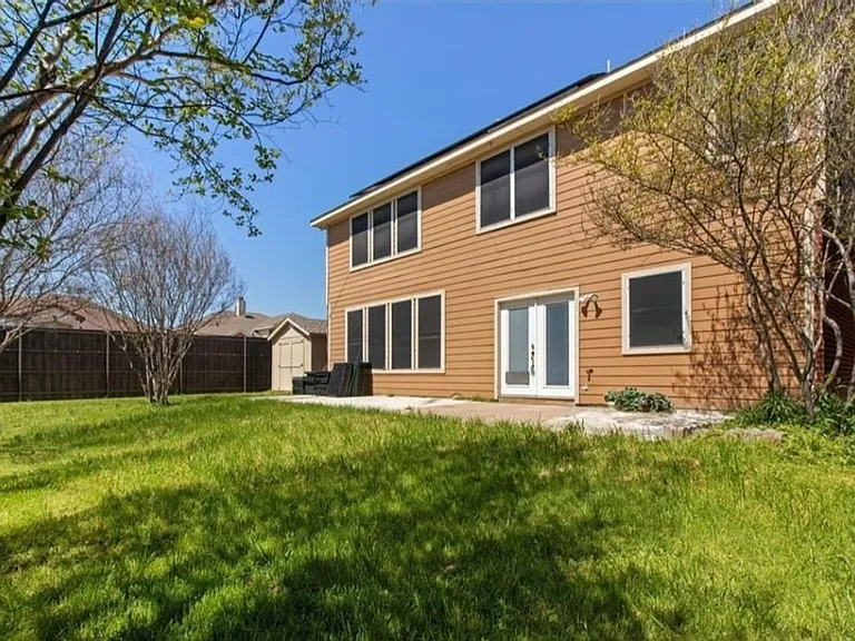 722 Gillon Dr — Photo 3