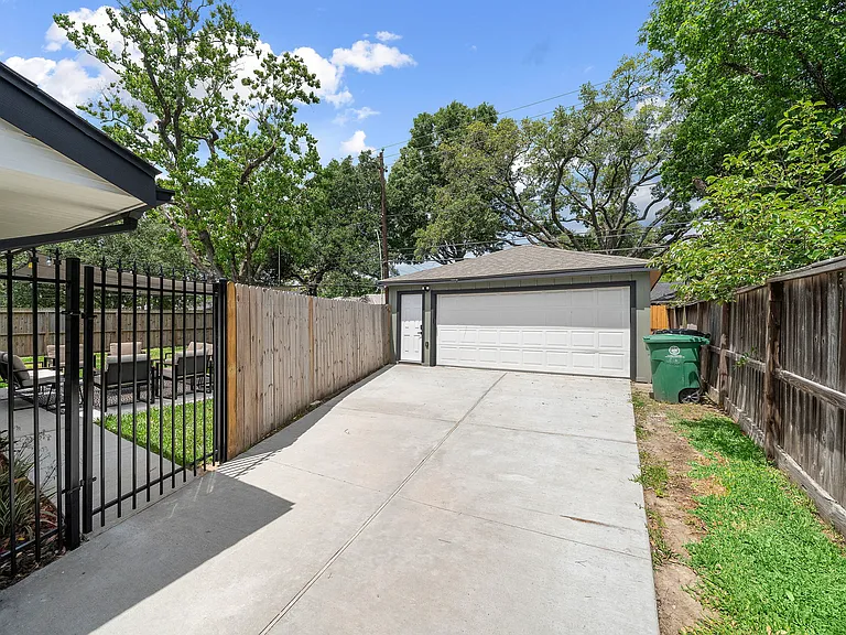11018 Endicott Ln — Photo 4