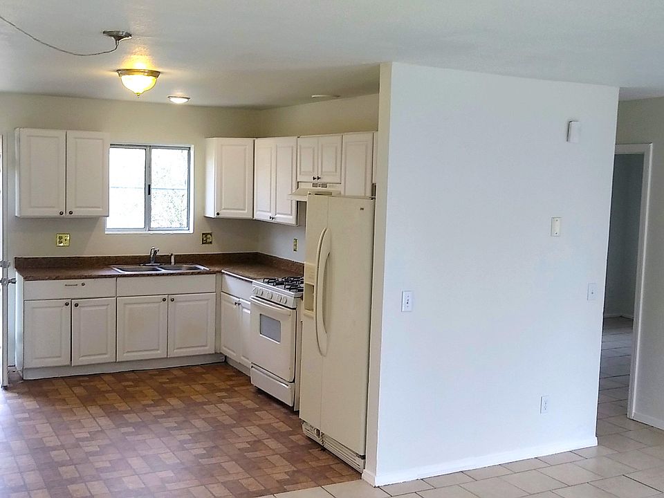 1st image of 13653 Caliente Dr #A