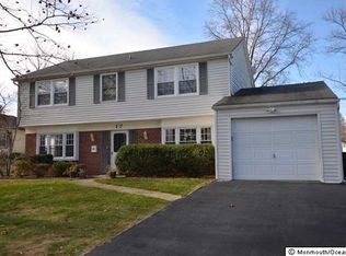 17 Avondale Ln, Aberdeen, NJ 07747