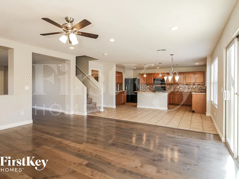 3006 W Pollack St — Photo 3