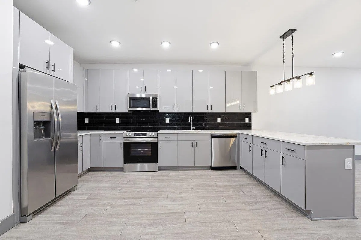 2 bed, 2.0 bath, $3,200 — Photo 2