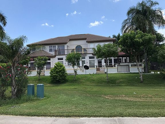 4th image of 7901 Bayou Club Blvd