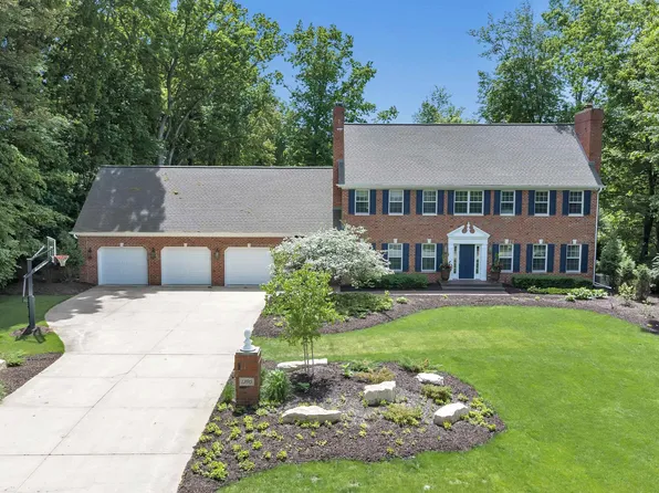 1395 Navajo Trl, Green Bay, WI 54313