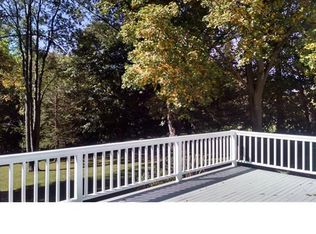 28 Ridgecrest Dr, Ridgefield, CT 06877