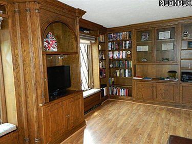 3rd image of 127 Chadbourne Dr