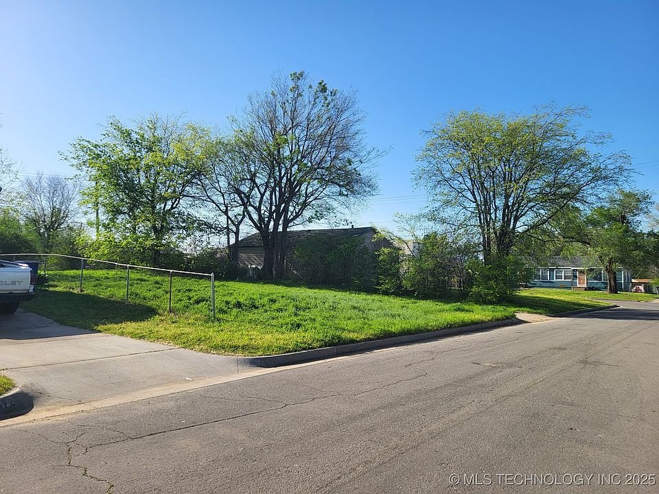 2nd image of 4376 N Garrison Pl