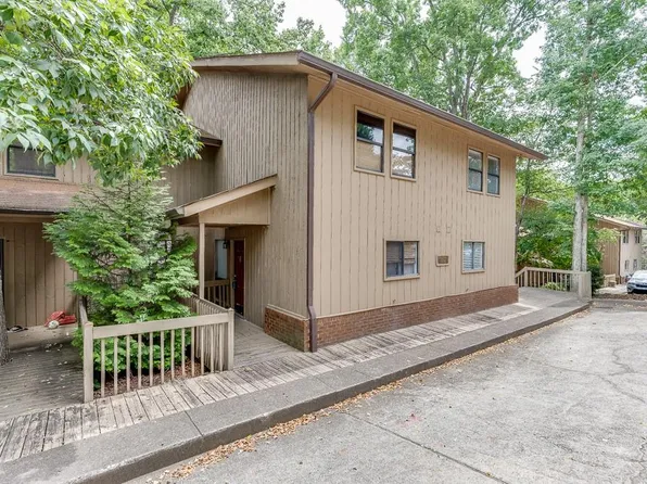 1702 Pine Tree Dr, Buford, GA 30518