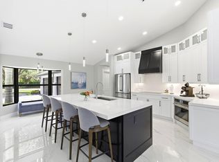 15555 De Havilland Court, Wellington, FL 33414