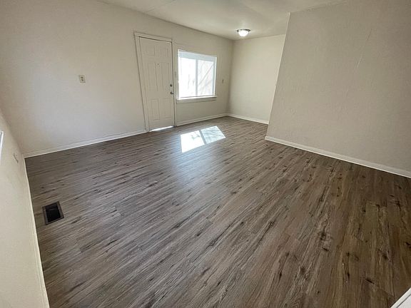 3rd image of 14434 Union Ave SW