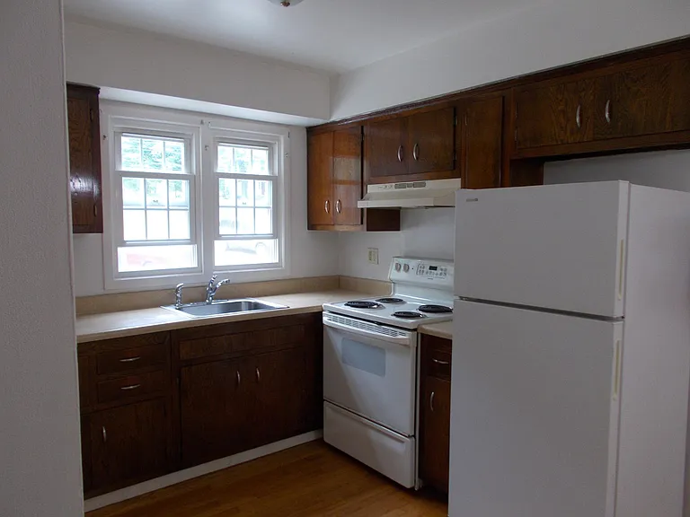 11 Old Allamuchy Rd — Photo 4