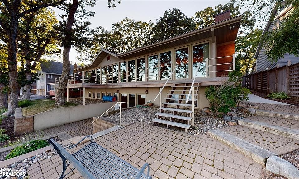 1523 N Shore Dr, Clear Lake, IA 50428 Zillow