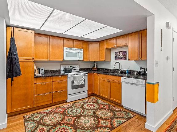 5th image of 1343 Crescent Dr