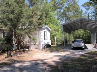 139 Lakeside Dr, Freeport, FL 32439