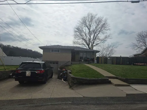 246 Florida Dr, New Kensington, PA 15068