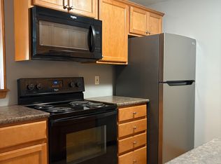 135 Grove St APT 140, Rockland, MA 02370
