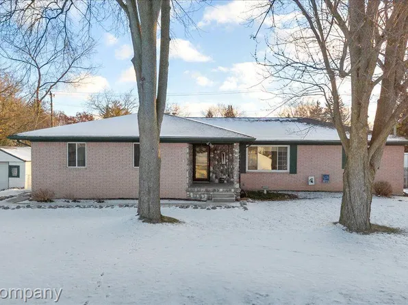 745 Hogarth Ave, Waterford, MI 48328