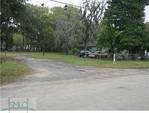 2nd image of 436 W Derenne Ave