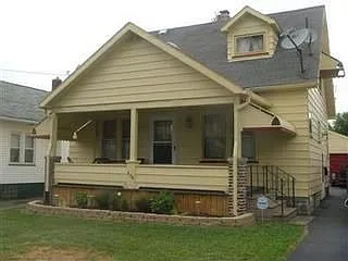 326 Hazel St photo 1