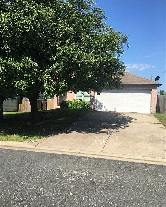 1st image of 1307 Deerhound Pl