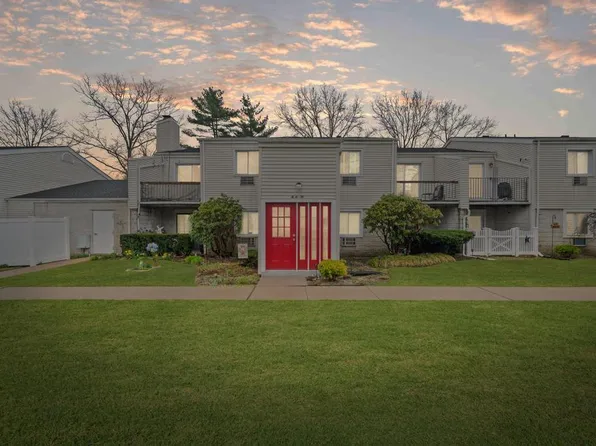 44 Richmond Boulevard #3B, Ronkonkoma, NY 11779