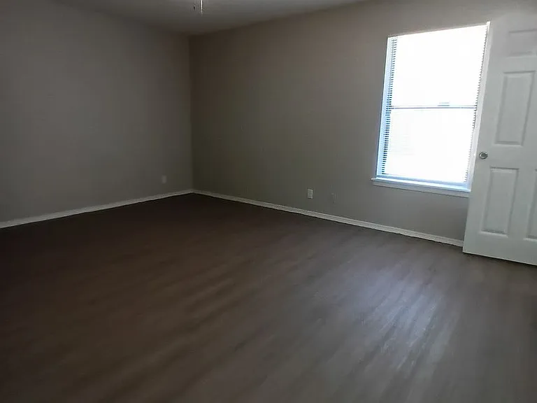 1020 N Spencer Rd — Photo 9
