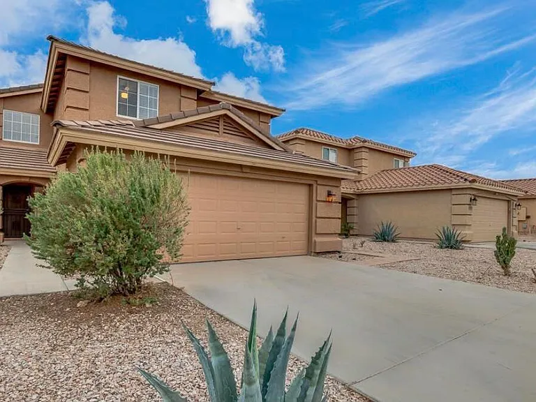 22281 W Morning Glory St — Photo 2