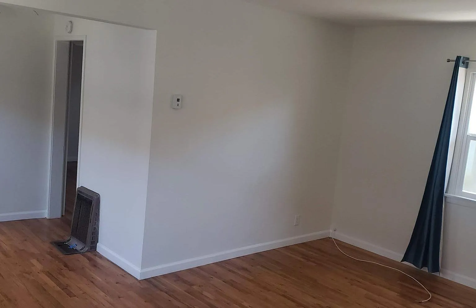1724 N Hollywood Way — Photo 4