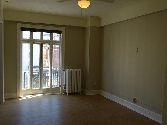 Massive Studio Living Space