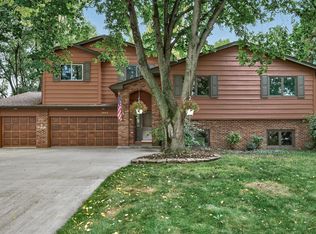 1505 Sherwood Rd, Shoreview, MN 55126