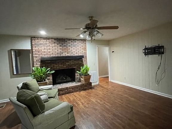 4th image of 935 Oxford Hills Dr