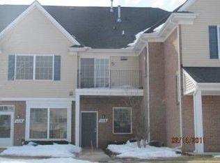 1116 Rial Lake Dr, Howell, MI 48843