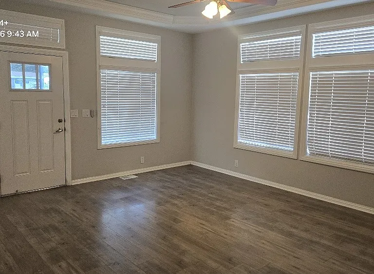 1361 Shadowglen Way — Photo 5