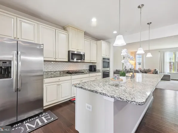 10173 Dorsey Ln, Lanham, MD 20706