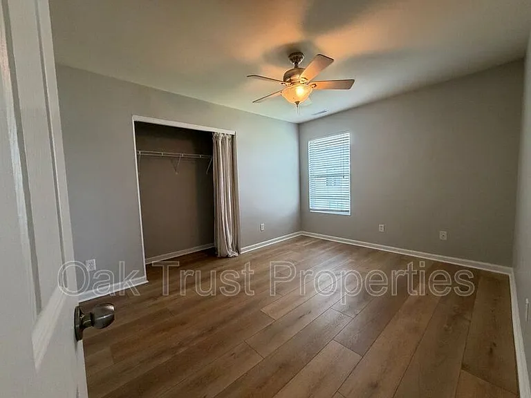 701 Greymohr Ln — Photo 17