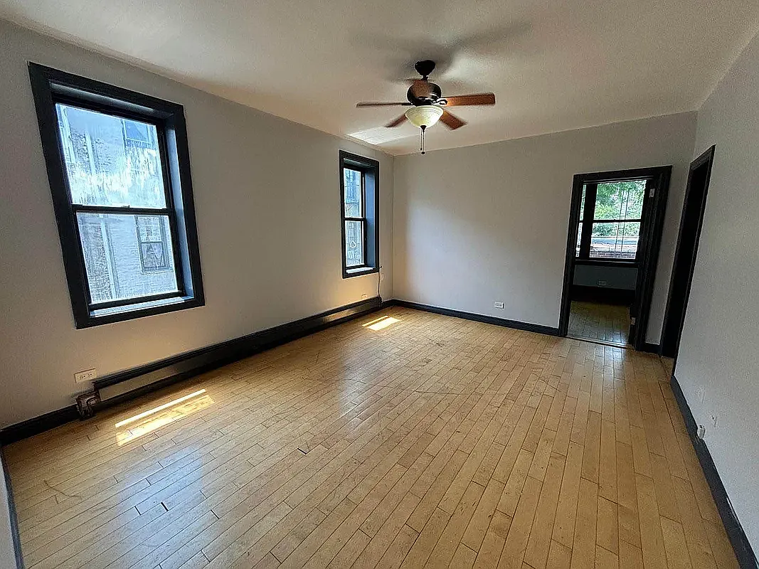 Building Photo - 746 Onderdonk Ave #2B