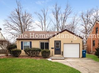 606 Oakmoor Ave, Bay Village, OH 44140