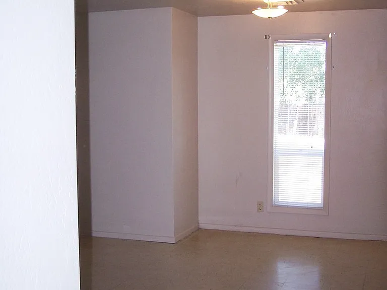 2405sw31 — Photo 10