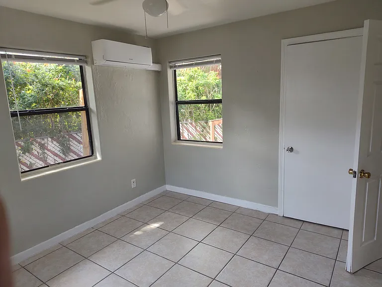 318 N Oleander Ave — Photo 12