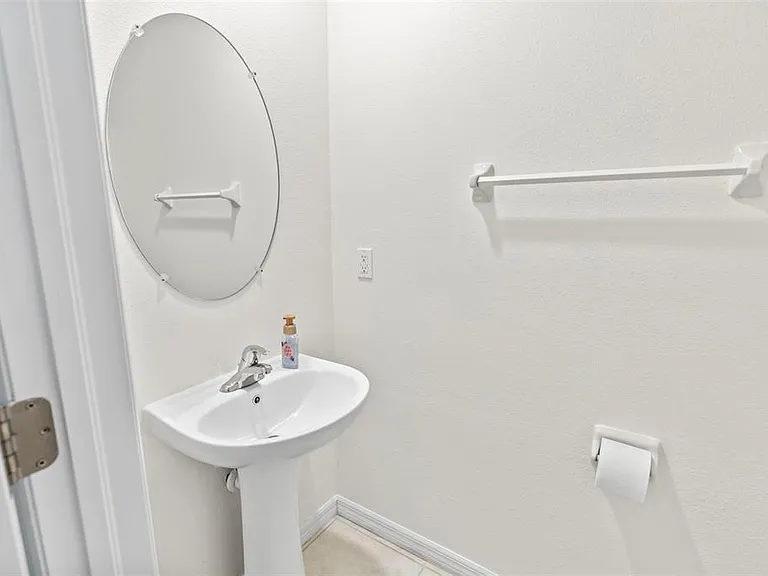 14442 Editors Note St — Photo 13