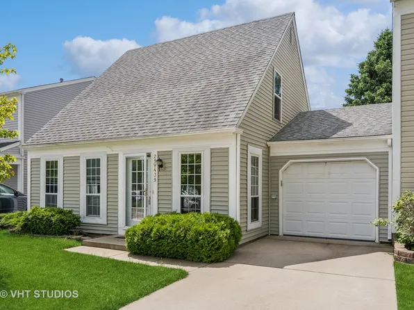 29W439 Tanglewood Ln, Warrenville, IL 60555