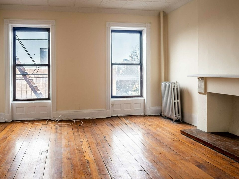 1st image of 71 Underhill Ave #33